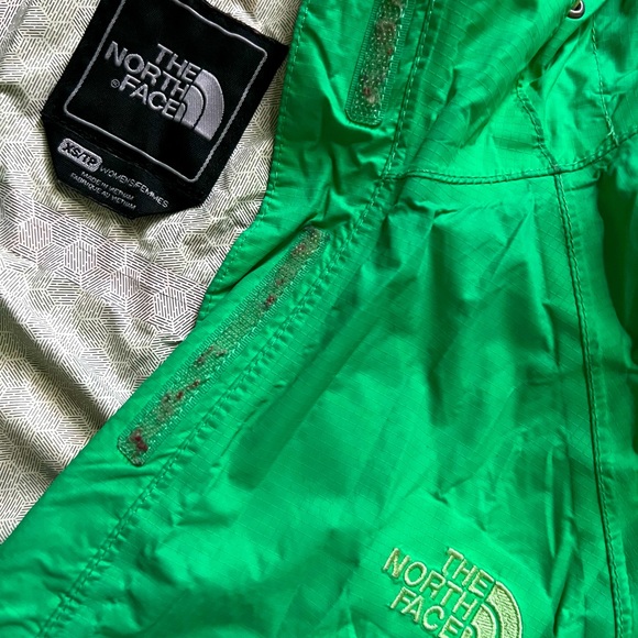 SOLD Bright Green Northface Rainjacket/Shell - Picture 8 of 8